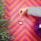 Weihnachtskugel Mund mit Zahnspange