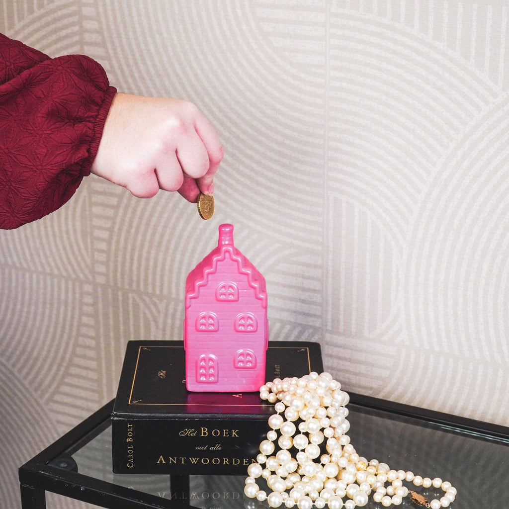 Deko-Spardose – Haus – Keramik – Neonpink – 7 x 7 x 13 cm