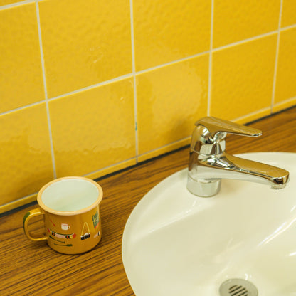 Tasse en émail “Camp Stuff”