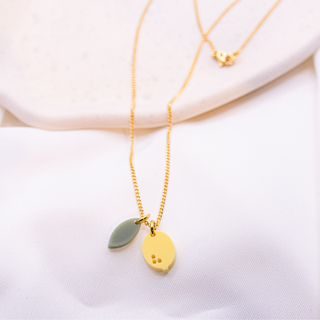 collier en acrylique citron chaine a fruits legere en metal dore 18 carats SCH14 86703436