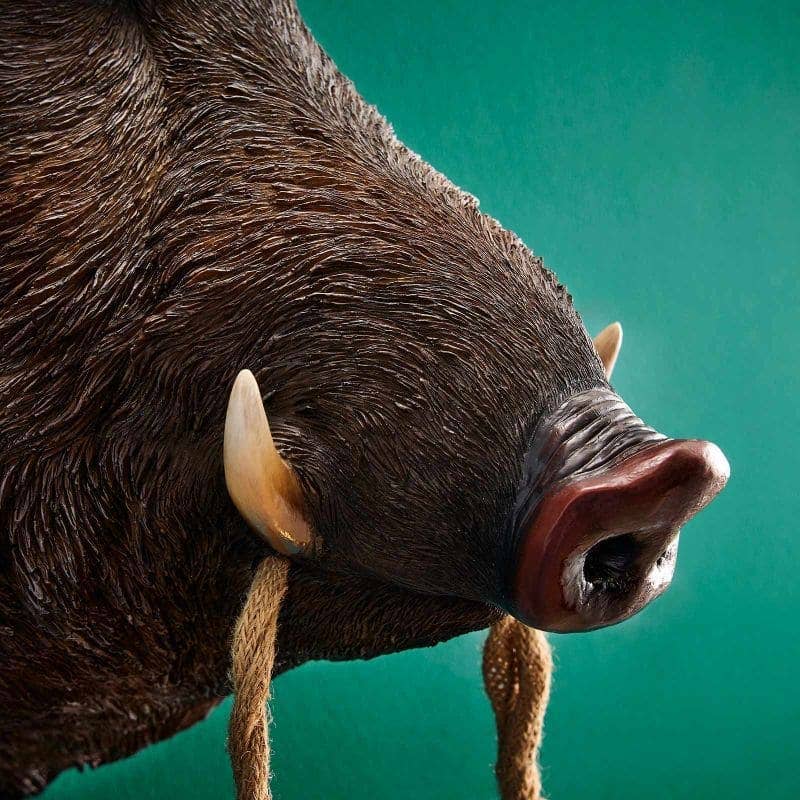 Wandleuchte „Willy das Wildschwein“, braunes Polyurethanharz