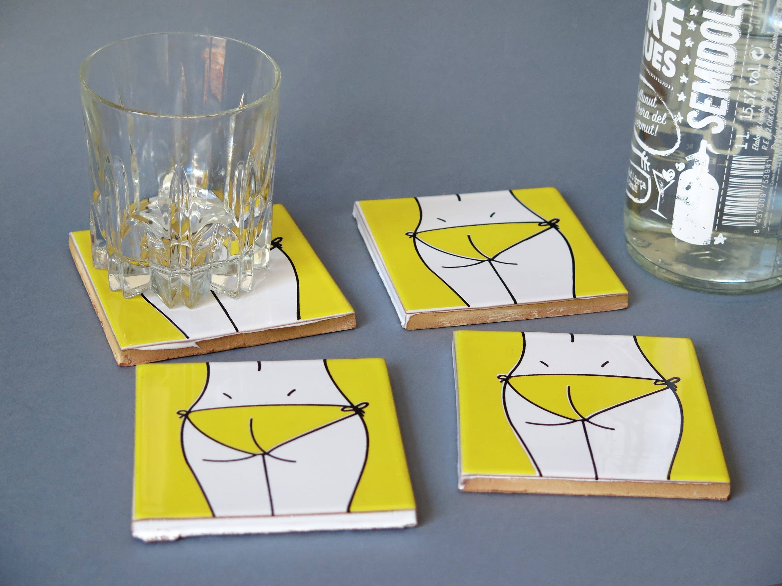 Keramikuntersetzer im Bikini-Design