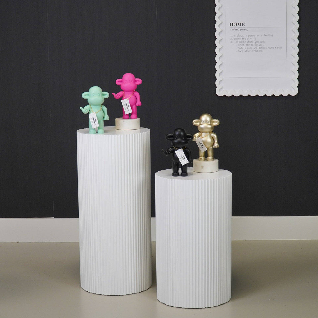 Ornament – ​​Hängende, lose Affenfigur „Die Legende“ – Rosa – 11 x 7 x 19 cm