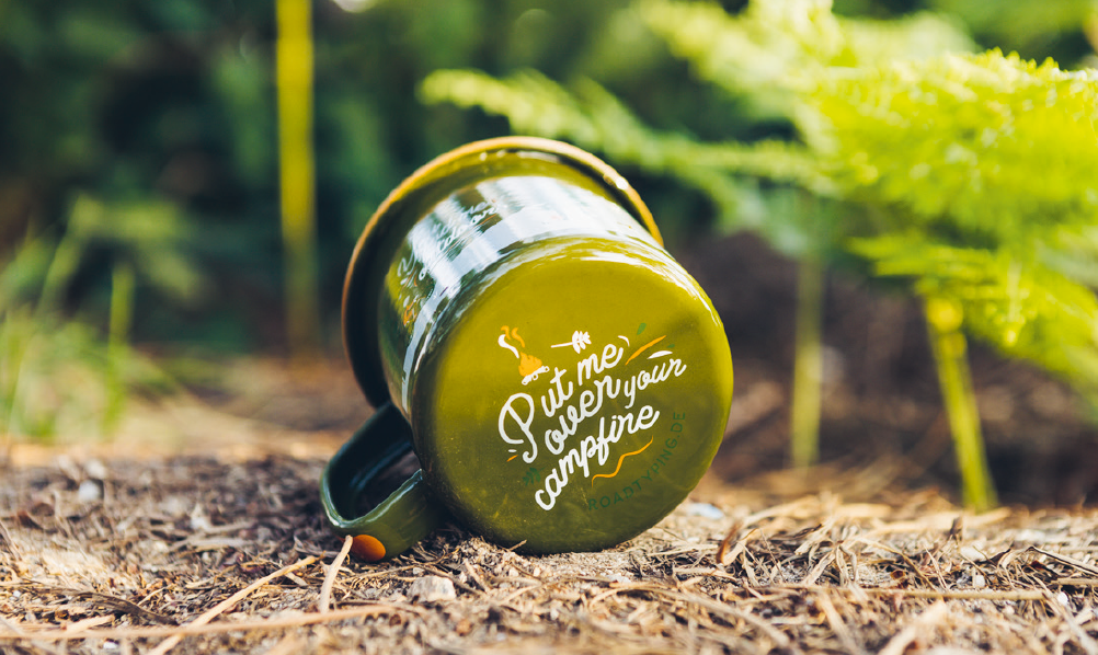 Mug en émail “You Find Me Outdoors” | Design e regali originali