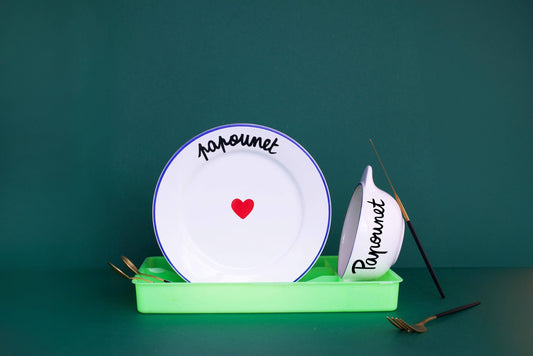 THE FAMILY IS HAVING A BLAST Plate - Papounet