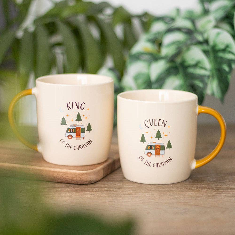 Zwei Becher „Rentier und König des Campingplatzes“
