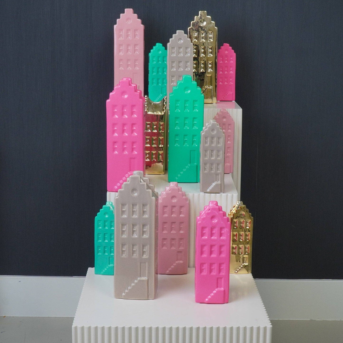 Flower vase - Home vase - Ceramic - Neon pink - 6x5.5x18 cm