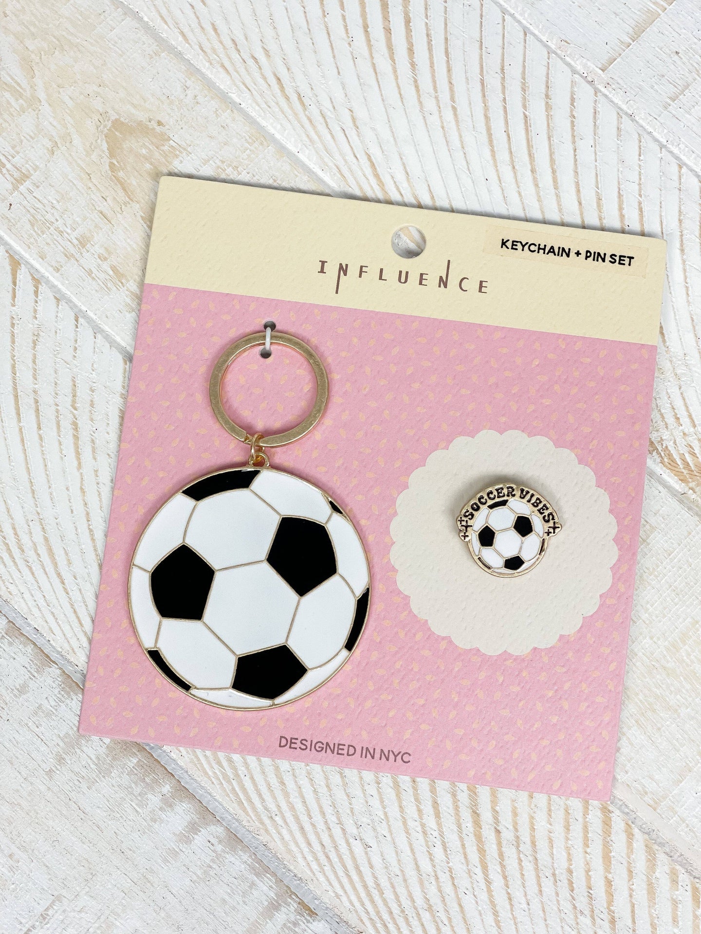 Ensembles Porte-clés et Pin's Sport