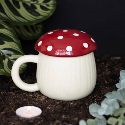 Mushroom-shaped cup