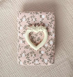 Lange XL en coton bio - Fleurs Rose – vue 3 – A Little Lovely Company