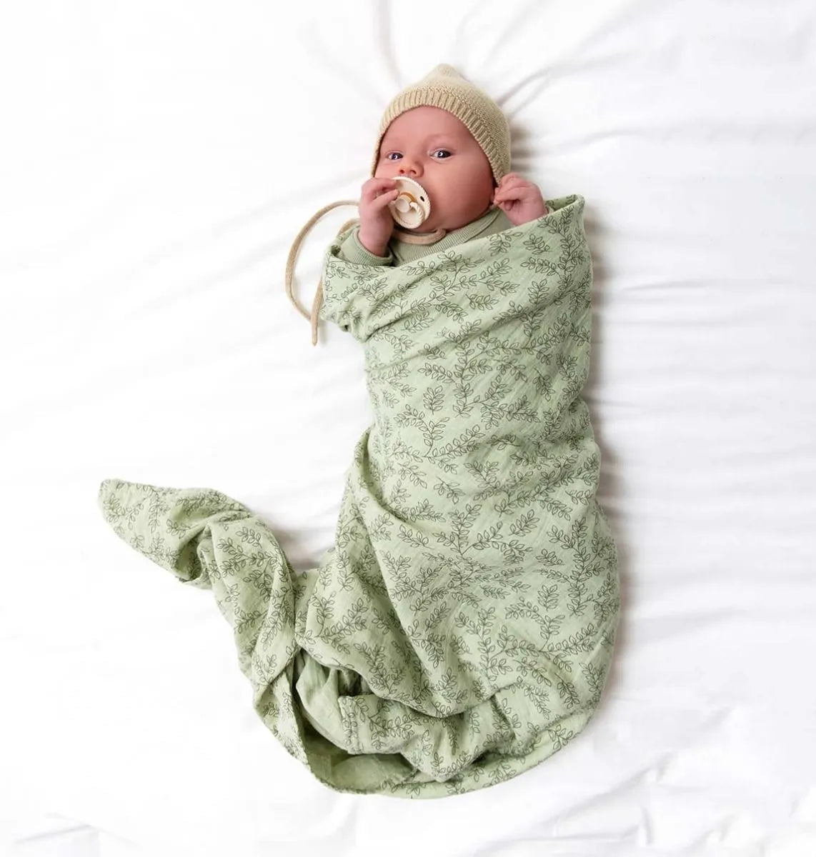Lange XL en coton bio - Feuilles Sauge – vue 2 – A Little Lovely Company