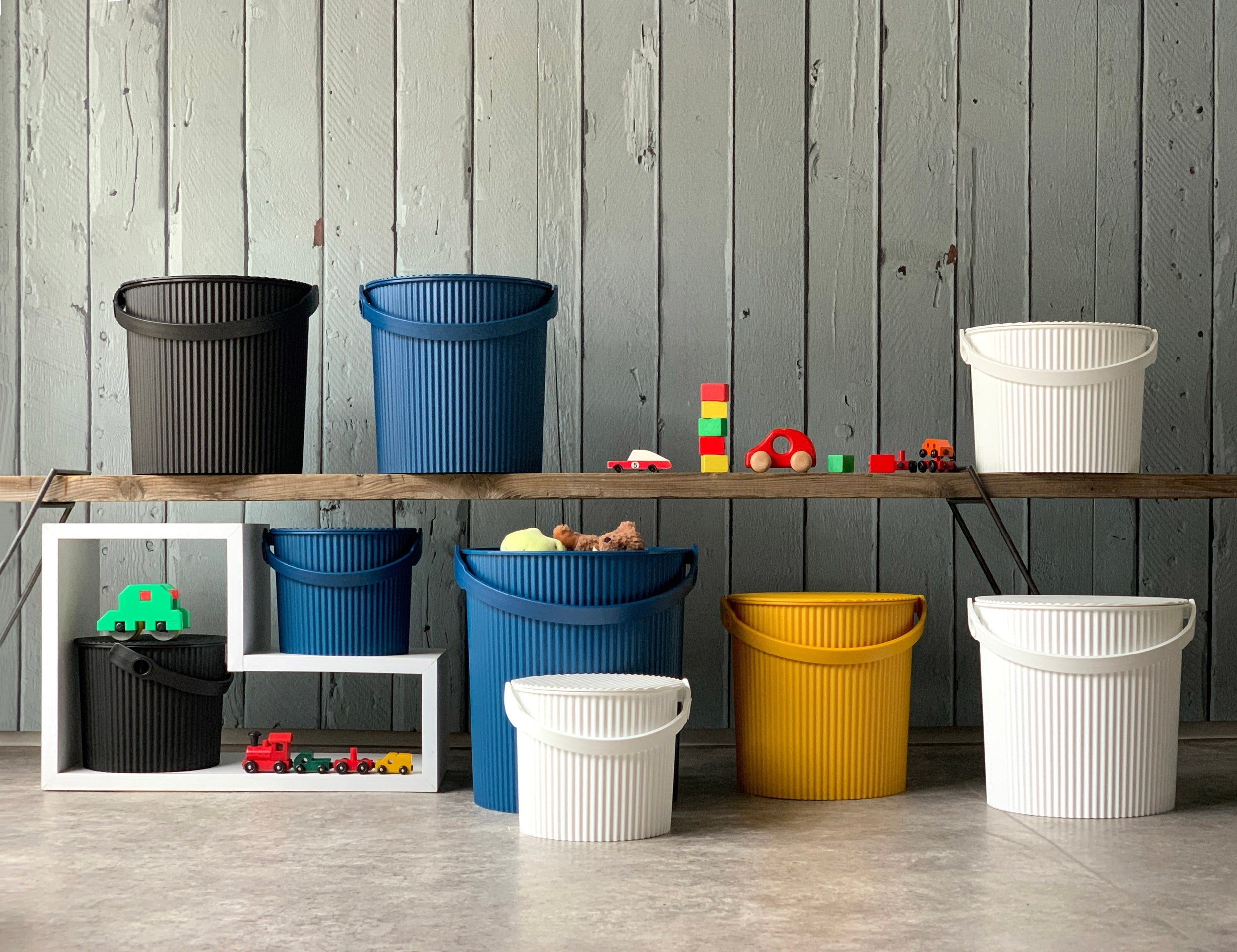 Hachiman Omnioutil Storage Bucket & Lid - Mini in Orange/Turquoise Hachiman Hachiman Omnioutil Storage Bucket & Lid - Mini in Orange/Turquoise Hachiman