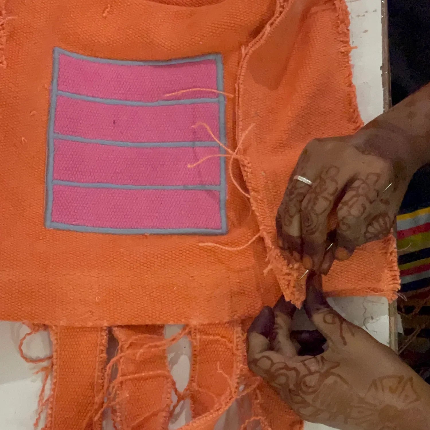 Sac à main textile orange Cell – Oli&Carol x Peter Halley – vue produit 4