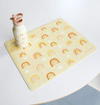 Set de table enfant - Arcs-en-ciel – vue 4 – A Little Lovely Company