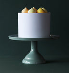 Présentoir à gâteau - petit format - vert sauge – vue 4 – A Little Lovely Company
