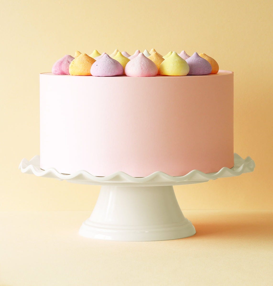 Présentoir à gâteau - ondulé - crème vanille – vue 2 – A Little Lovely Company