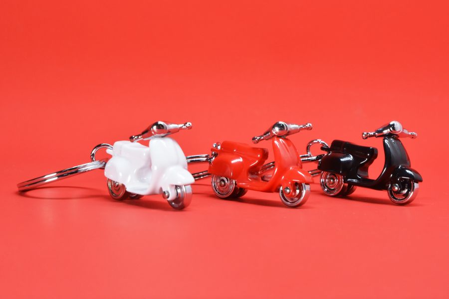 porte cles scooter retro rouge metalmorphose 