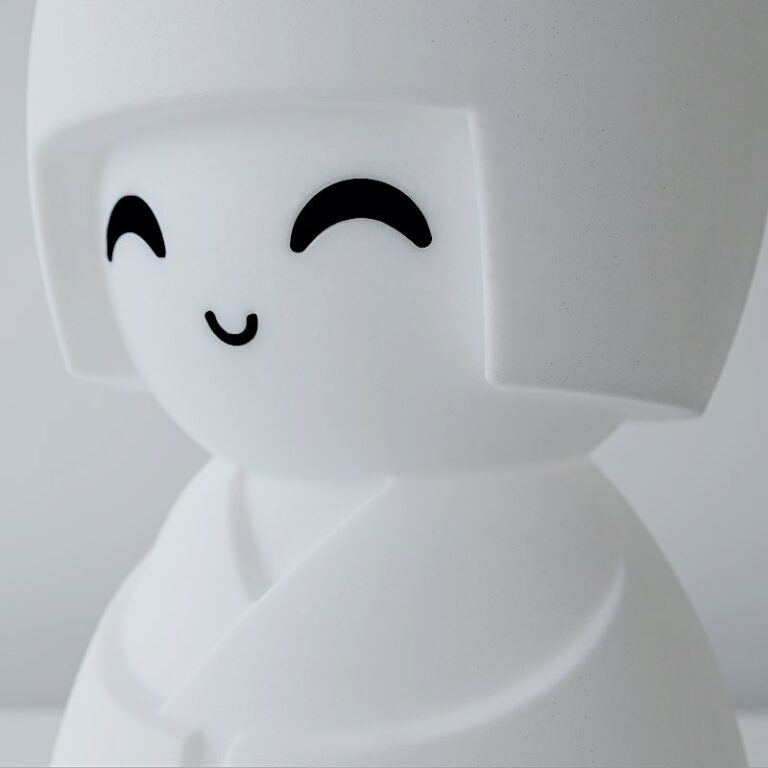 Regalo de diseño – lampe kokeshi mr maria 