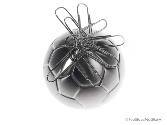 Aimant à trombones Ballon de Foot Meta[l]morphose | Boutique d'objets cadeaux designs CoolDesign.fr