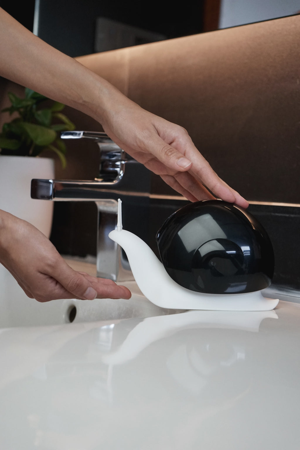 distributeur de savon escargot 